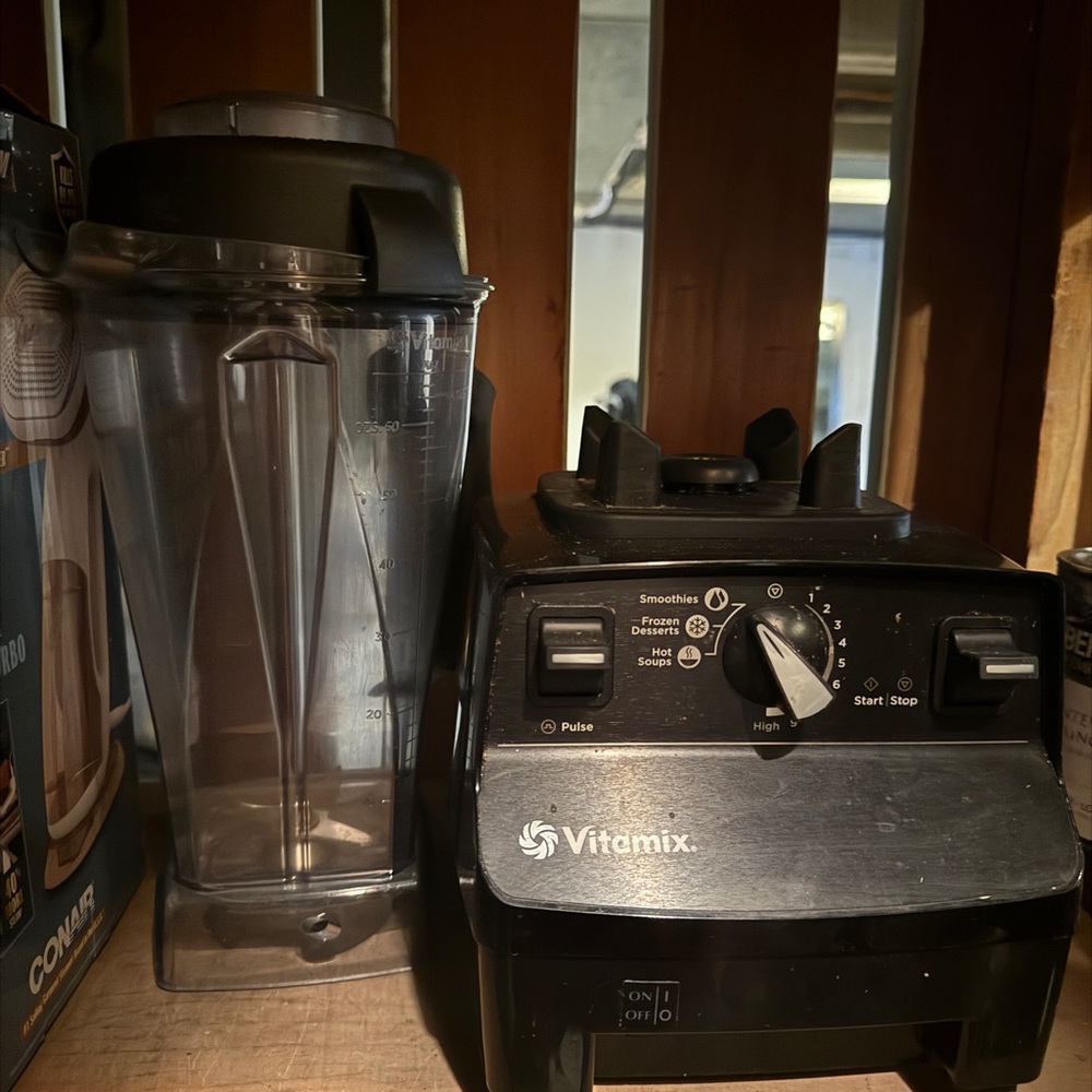 Vitamix Black Blender with Container